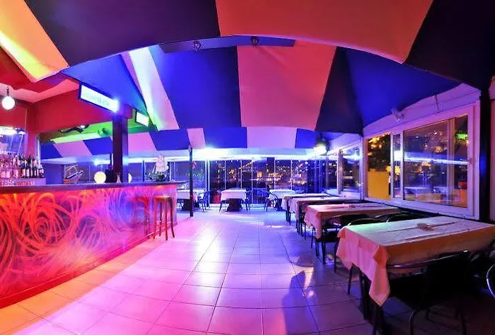 Melody Bed & Breakfast 2*