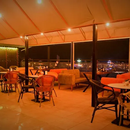 Melody Bed & Breakfast 2*