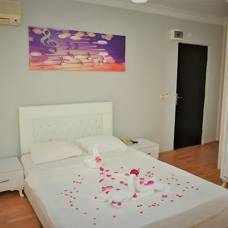 Melody Oda ve Kahvaltı 2*